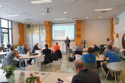 Eer­ste tra­ject hy­bri­de tech­nie­kop­lei­ders in Limburg van start