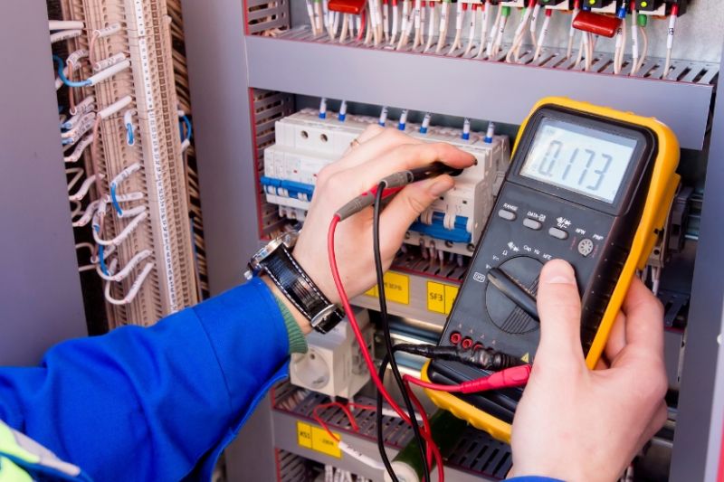 Werken in de elektrotechniek